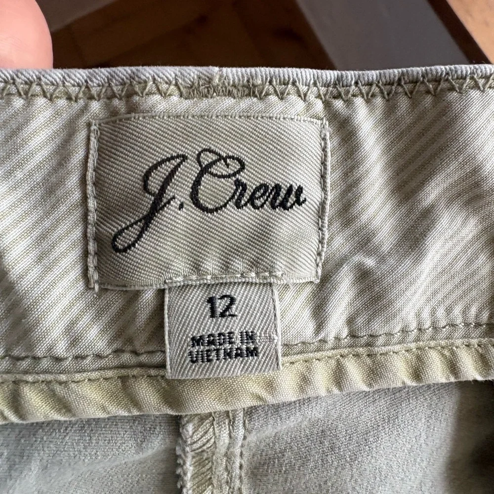 J. Crew Women's chino Cream Shorts cotton size 12 preloved no flaws